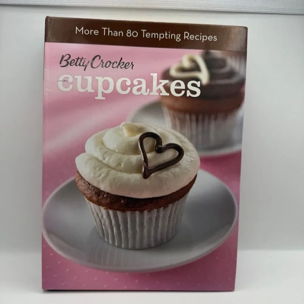 Betty Crocker Cupcakes 2010 Cookbook Spiral Bound 80+ Recipes